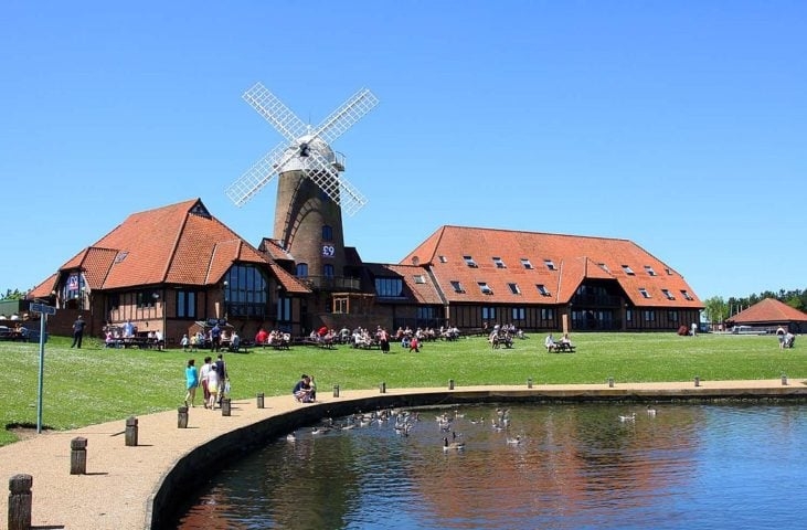 6) Menos badalação: Após o excesso de turismo em 2024, destinos alternativos devem ganhar popularidade em 2025. O Airbnb aponta destinos emergentes como Milton Keynes (foto) e East Sussex, na Inglaterra, como exemplos. Reprodução: Flipar