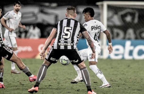 11ª rodada do Campeonato Brasileiro de 2020: Botafogo 0 x 0 Santos, no estádio Nilton Santos. - Foto