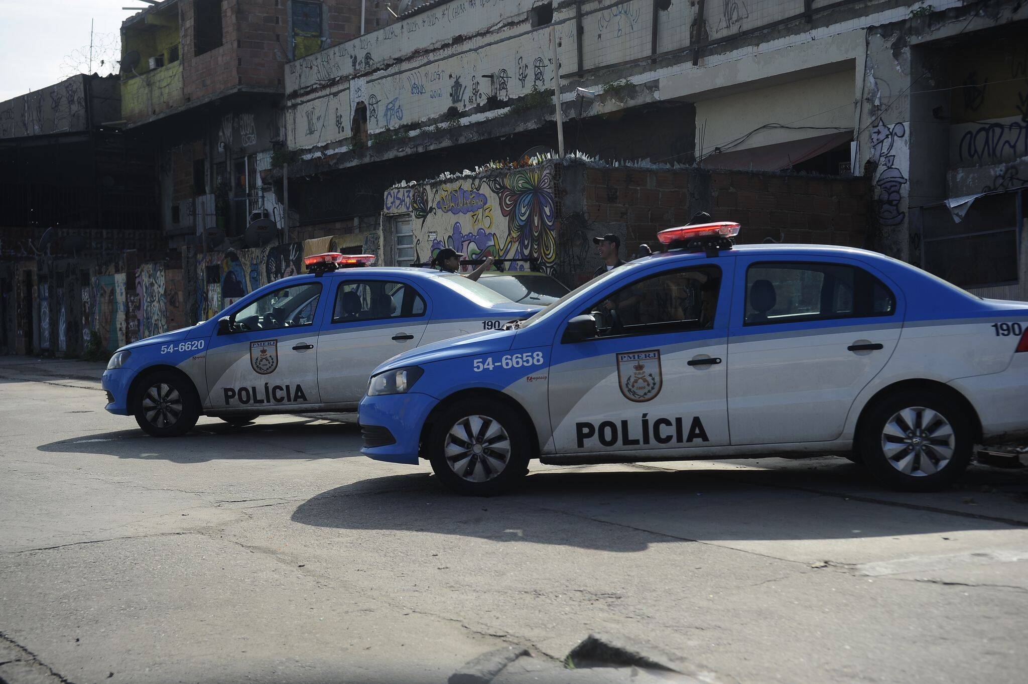 2 - Despachante de polícia, bombeiro e ambulância. Nota de estresse: 99: . Foto: Fernando Frazão/ Agência Brasil