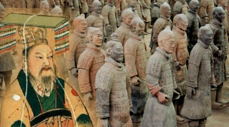 A tumba, localizada em Xi'an, é o mausoléu do primeiro imperador chinês, Qin Shi Huang. O túmulo do imperador está lacrado e inexplorado. A visitação ao público é proibida. As autoridades entendem que a proibição é necessária para conservar o local além dos riscos potenciais pelas técnicas atuais de escavação. Reprodução