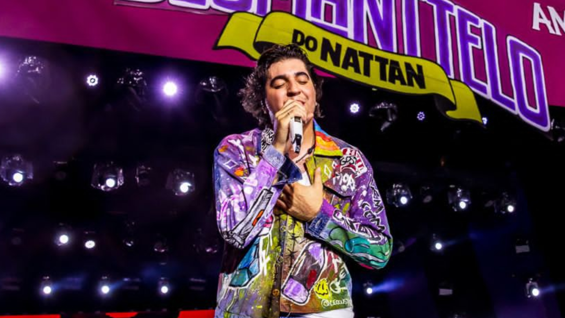 Nattan garante show histórico na estreia do Desmanttelo em Salvador