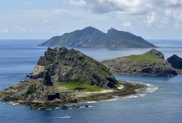 E o Japão também tem uma parte que é reivindicada pela China. São as Ilhas Senkaku. O arquipélago, que chegou a ser dominado pelos EUA na II Guerra Mundial, foi devolvido ao Japão, mas atraiu interesse da China nos anos 1970 por causa de reservas de petróleo. O arquipélago fica no Mar da China Oriental. Reprodução: Flipar