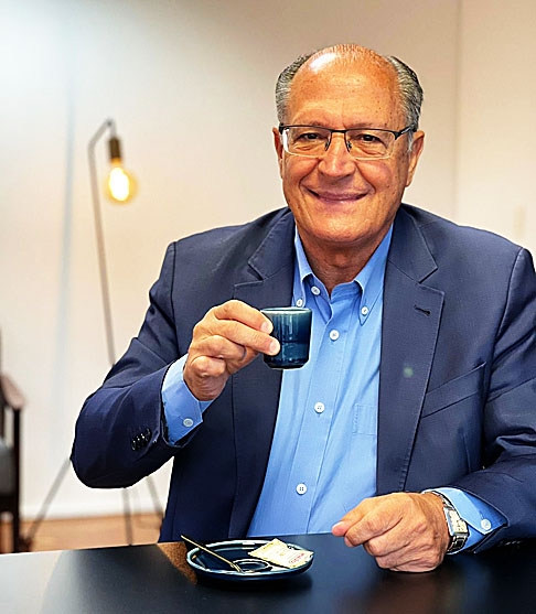 Geraldo Alckmin - O político e médico paulista, vice-presidente do Brasil, descende de uma família de imigrantes árabes cuja grafia original do sobrenome era Alkmin, do político mineiro José Maria Alkmin.  Reprodução: Flipar