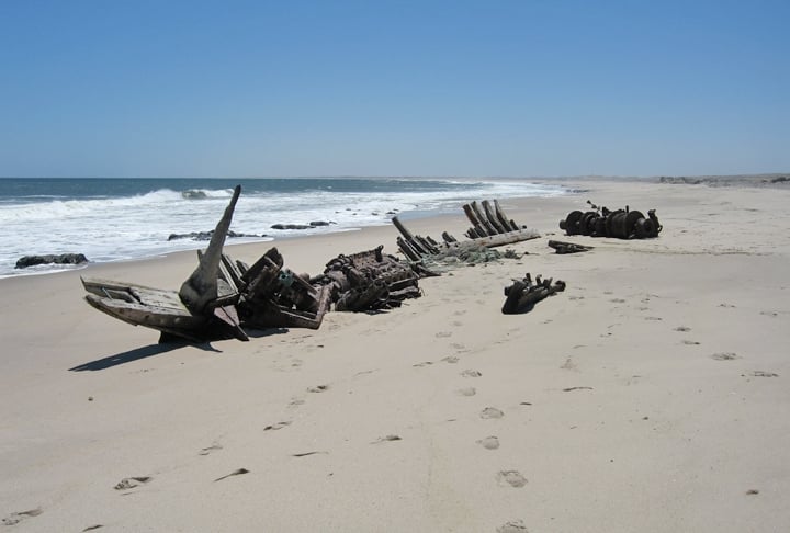 Esta região remota é caracterizada por suas paisagens com dunas de areia, penhascos escarpados e um deserto árido que se estende até o oceano Atlântico. a atmosfera desolada atrai viajantes aventureiros em busca de fotos únicas! Reprodução: Flipar