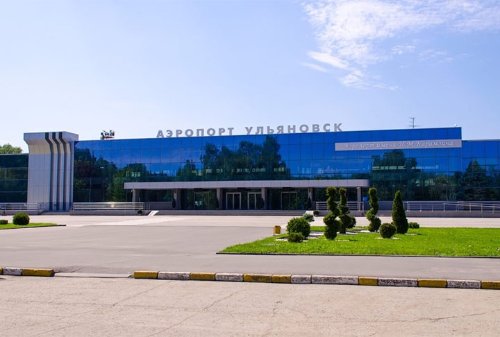 Também tem uma pista de 5.000 metros de extensão e largura de 105 metros. Este aeródromo é preferencialmente receptor de cargas.  Reprodução: Flipar