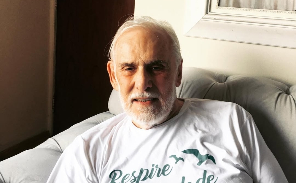 Um dos rostos mais conhecidos da teledramaturgia brasileira, Cuoco estava distante da TV desde 2023 por dificuldades de saúde. Em maio, ele chegou a falar de sua situação em entrevista ao jornal “Folha de S.Paulo”.
 Reprodução: Flipar