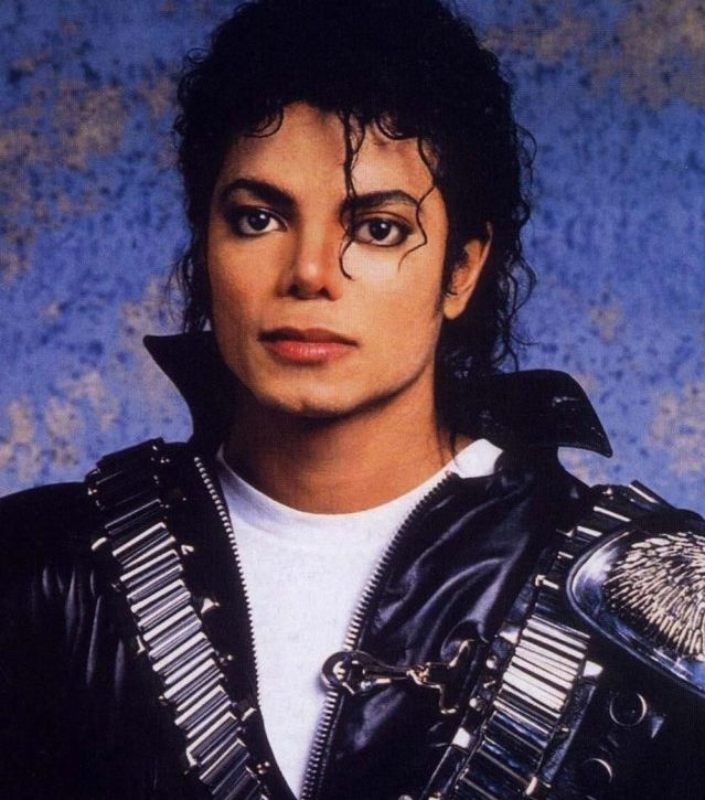 Curiosidade: Macaulay Culkin é padrinho de Paris Jackson, filha de Michael Jackson, e também dos outros dois filhos do Rei do Pop, Prince e Blanket (Bigi).  Reprodução: Flipar