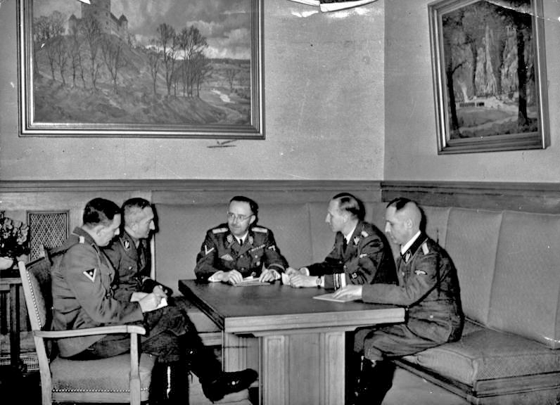Em 26 de abril de 1933, seis anos antes da II Guerra Mundial, foi fundada a Gestapo, a polícia secreta da Alemanha nazista. 