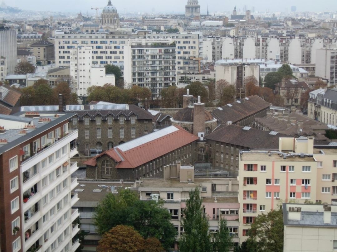 La Santé (França): Localizada em Paris, a prisão abriga alguns dos criminosos mais perigosos da Europa. As condições são consideradas precárias por conta da superlotação.
 Reprodução: Flipar