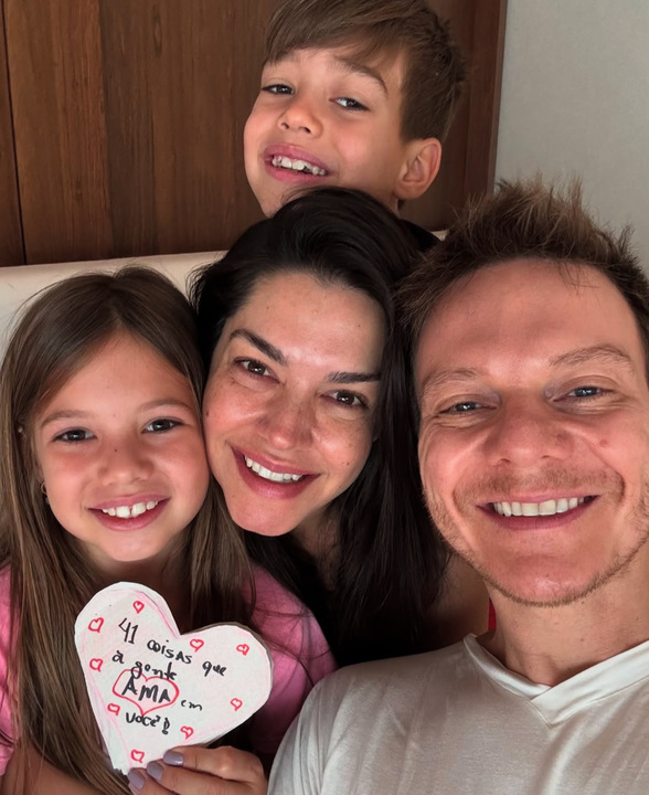 Thais Fersoza com a família. Foto: Reprodução: Instagram