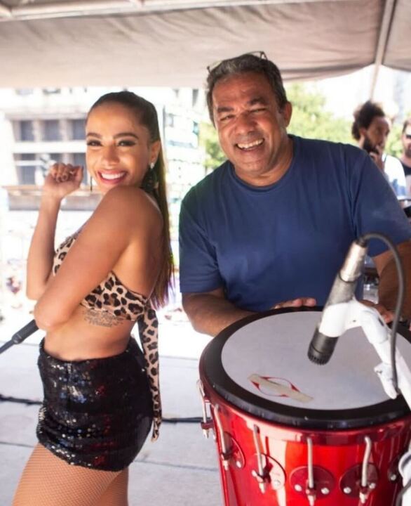 Anitta e o pai Reprodução: Instagram