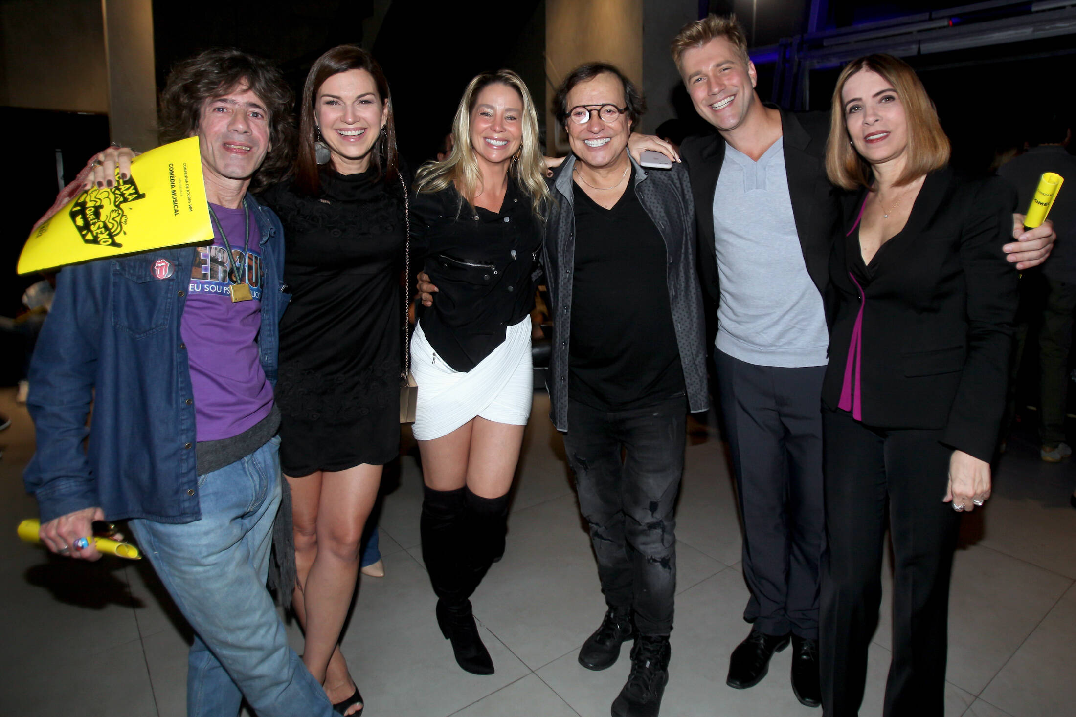 Famosos marcaram presença na estreia do musical "Relaxa que é Sexo", dirigido por Wolf Maya. Foto: Divulgação/Eny Miranda