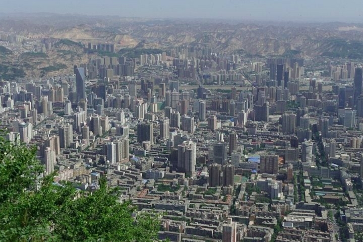 Sua capital é Lanzhou, uma cidade industrial com mais de 4 milhões de habitantes. Reprodução: Flipar