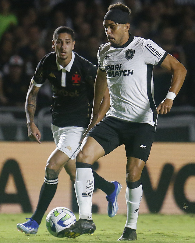 Vasco vence Botafogo, deixa Z4, e briga pelo título do Brasileirão embola  de vez