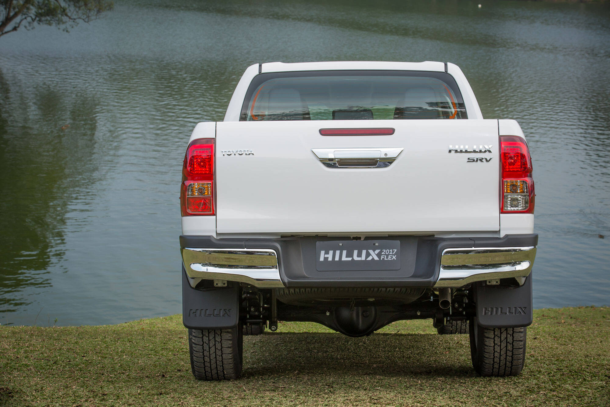 Com motor 2.7 flex de 163 cv e 25 kgfm com etanol, a Toyota Hilux passa a custar R$ 111.700 em sua versão de entrada com cabine dupla.. Foto: Divulgação/Toyota