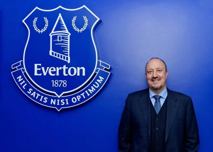 Everton anuncia a contratação do técnico Rafa Benítez, ex-treinador do rival Liverpool Lance!