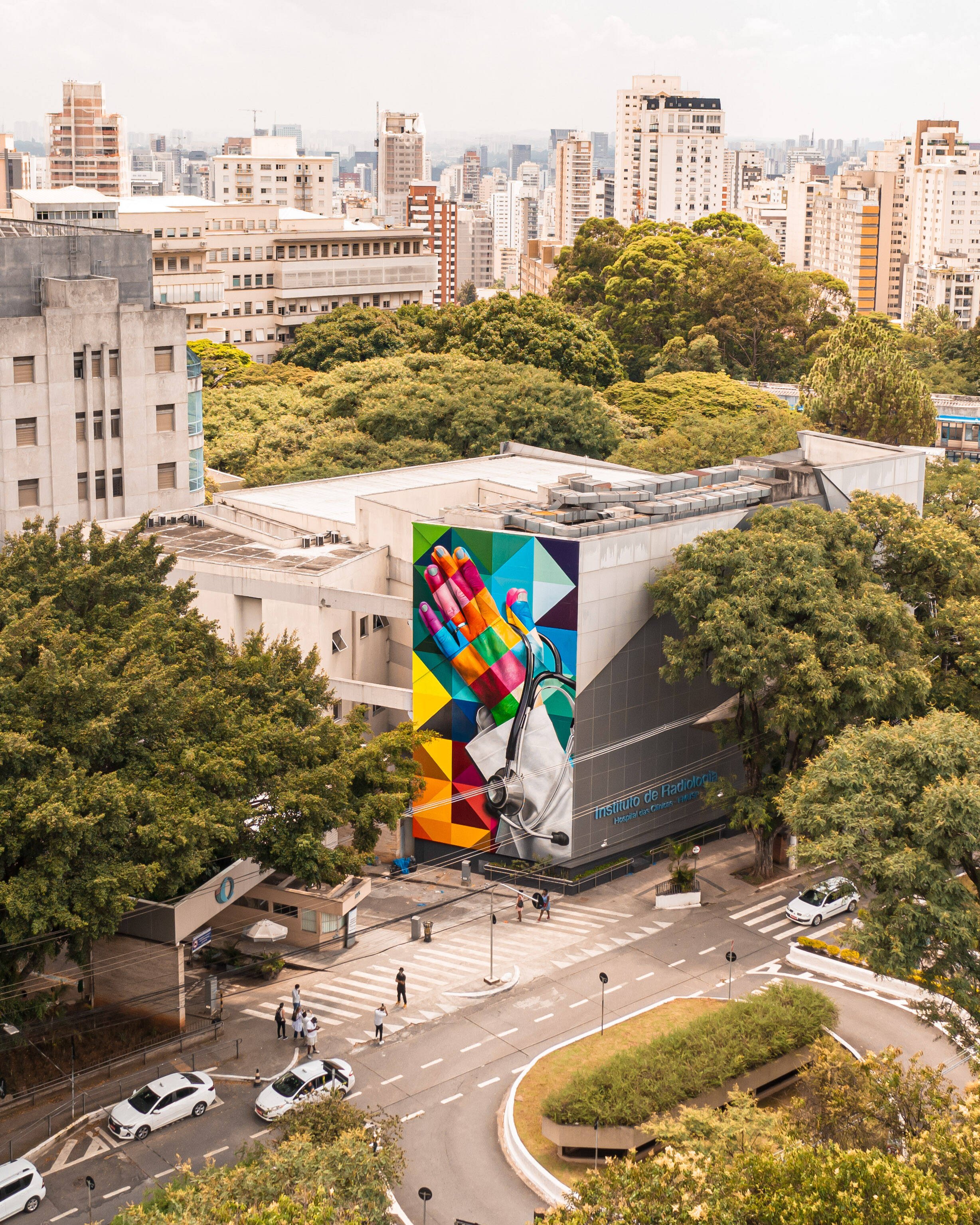 A obra, doada para o HC de São Paulo, é um presente para a cidade em seu aniversário . Foto: drone.cyrillo