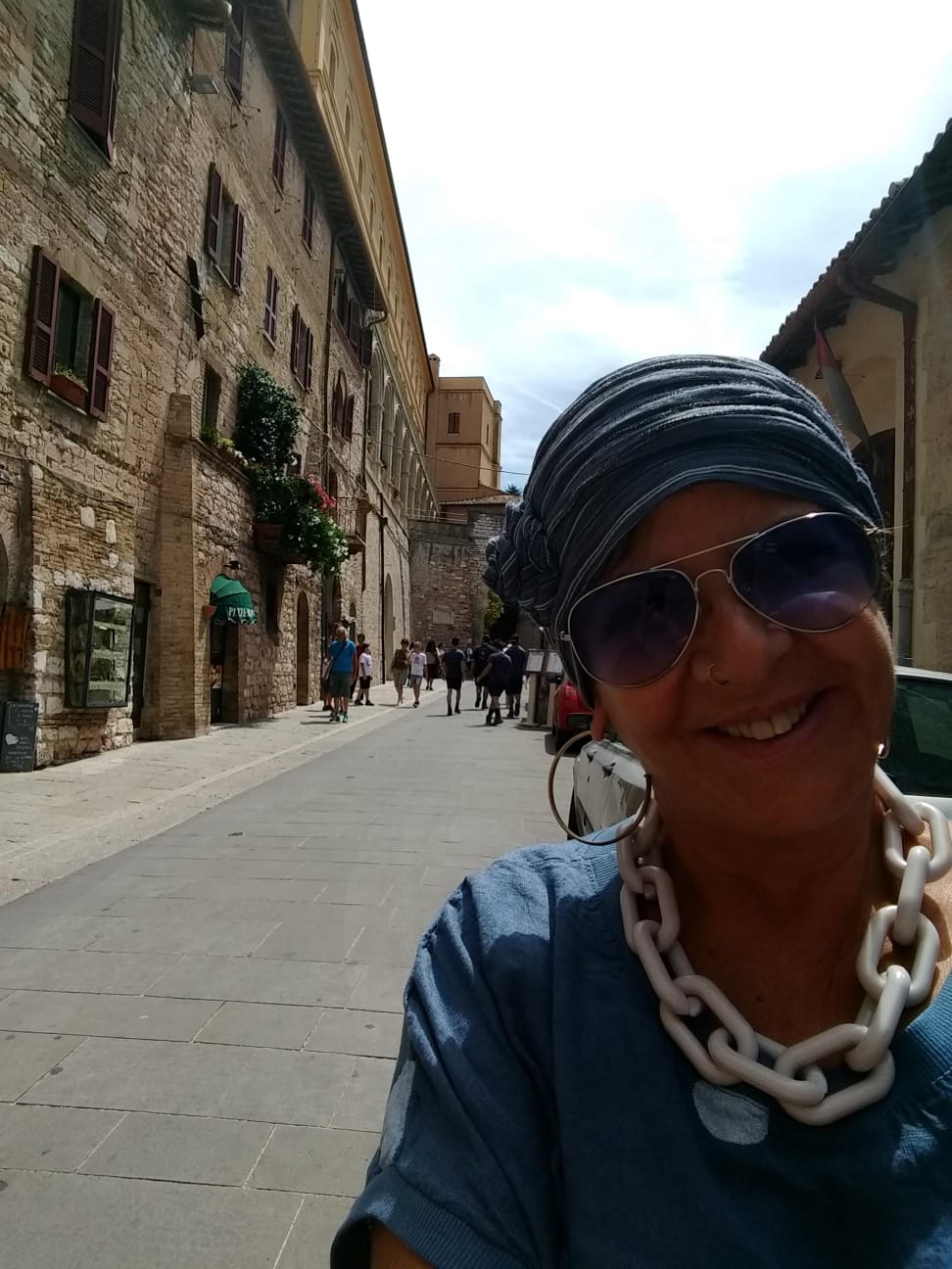Virginia Zanfelici, aos 65 anos, tem preferência por viajar sozinha pelo mundo Virginia Zanfelici/Arquivo Pessoal