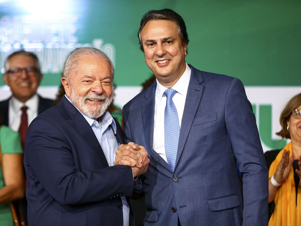 O presidente eleito, Luiz Inácio Lula da Silva, e o futuro ministro da Educação, Camilo Sant. Foto: Marcelo Camargo/Agência Brasil - 22.12.2022