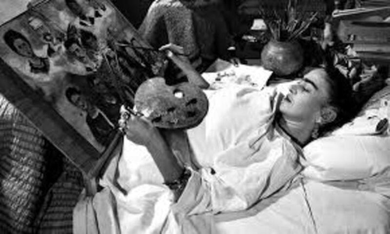 Frida foi encontrada morta no dia 13 de julho de 1954. O atestado de óbito apontou embolia pulmonar como a causa da partida da artista.
 Reprodução: Flipar