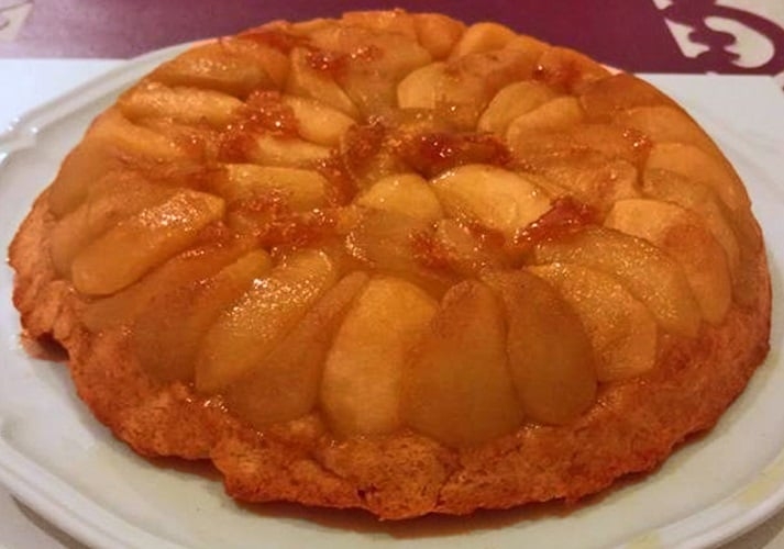 Tarte Tatin - Uma torta de maçã invertida, onde as maçãs são caramelizadas no açúcar antes de receber a cobertura de massa Reprodução: Flipar