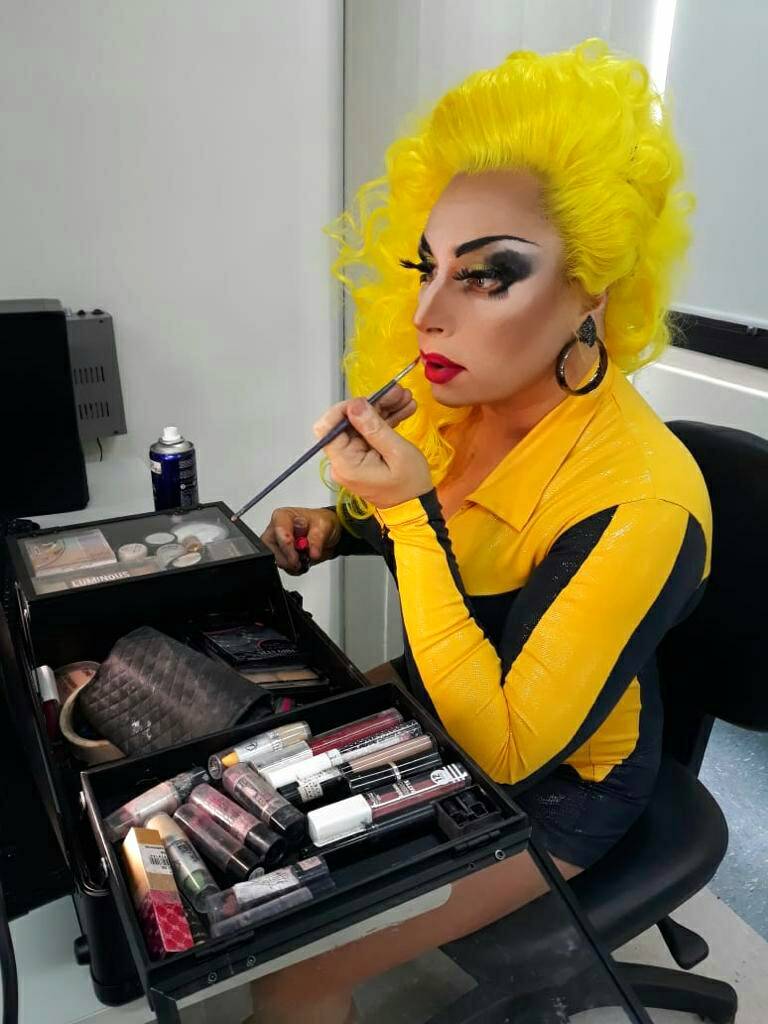 Nicole Verywell diz que, atualmente, é mais fácil encontrar produtos e tutoriais que ensinem maquiagem drag. Foto: Acervo pessoal