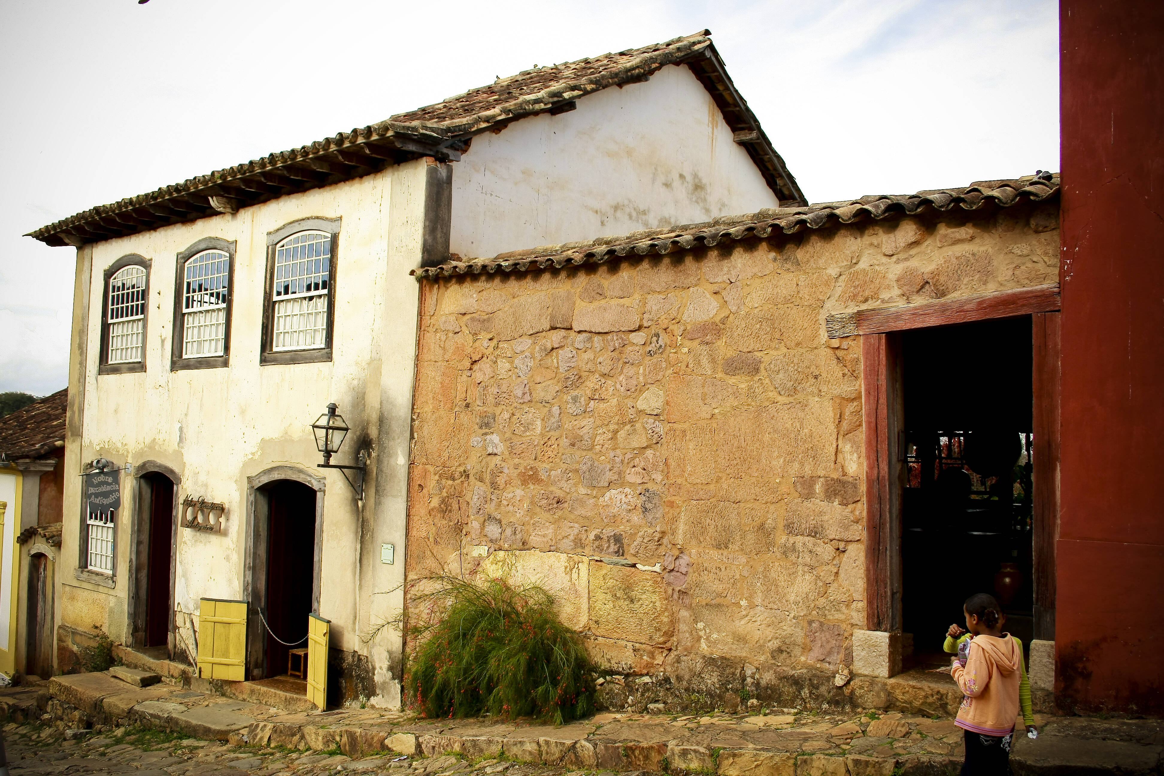 Casa do século XVIII, em pedra em barro. Foto: Felipe Carneiro