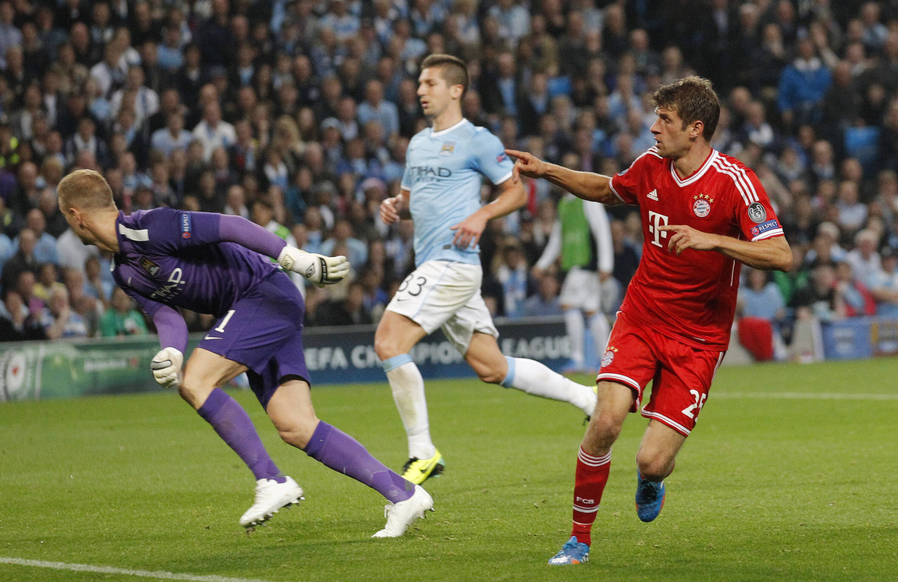 Thomas Müller marcou o segundo do Bayern contra o Manchester City Clint Hughes/AP