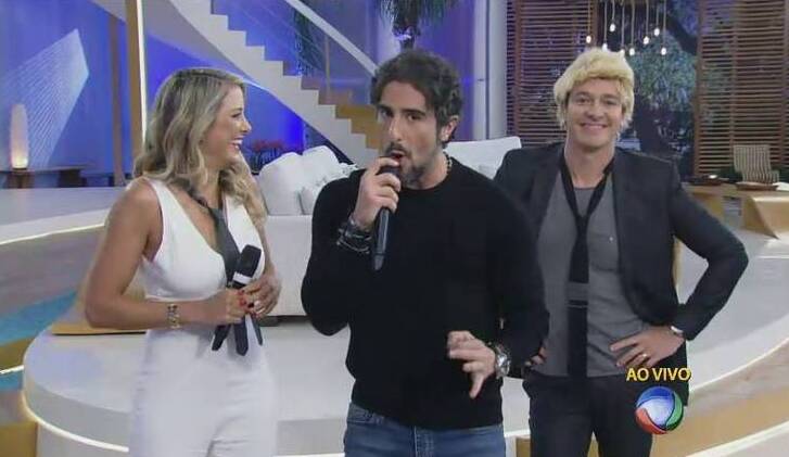O programa 'Xuxa Meneghel' desta segunda-feira (14) foi apresentado por Ticiane, Faro e Mion Digulgação/ Record