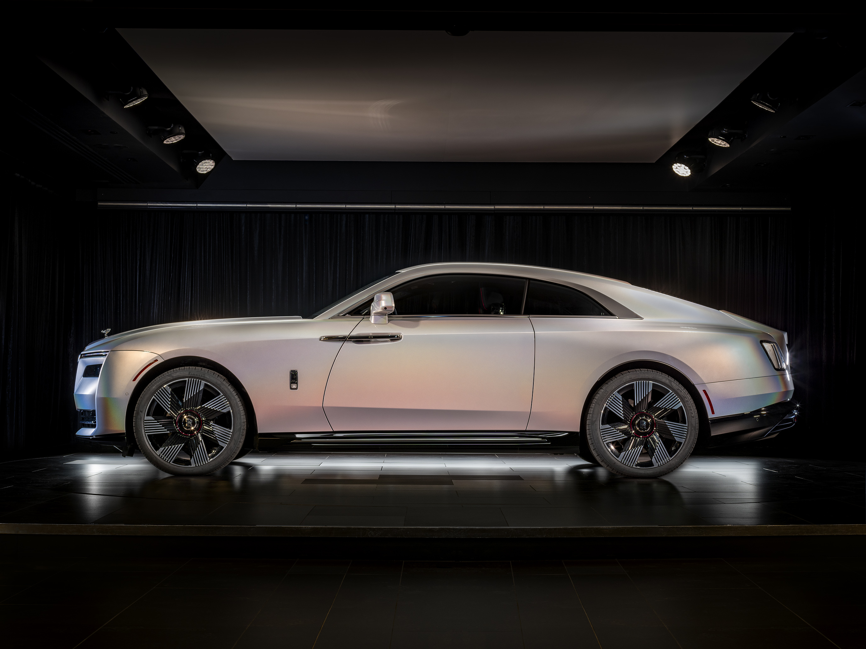 Divulgação do Rolls-Royce Spectre Lunaflair