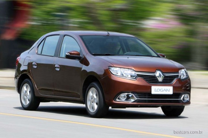 A Renault também deixa de produzir o carro em São José dos Pinhais (PR). O sedan vendeu apenas 722 unidades nos quatro primeiros anos de 2023. 