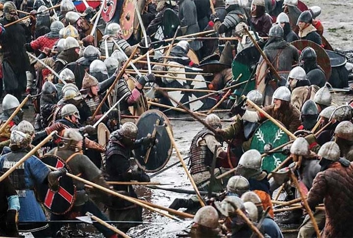 Os principais alvos dos vikings durante as incursões eram os mosteiros e igrejas. Assim, os clérigos propagaram uma má reputação dos vikings como violentos e bárbaros. Reprodução: Flipar