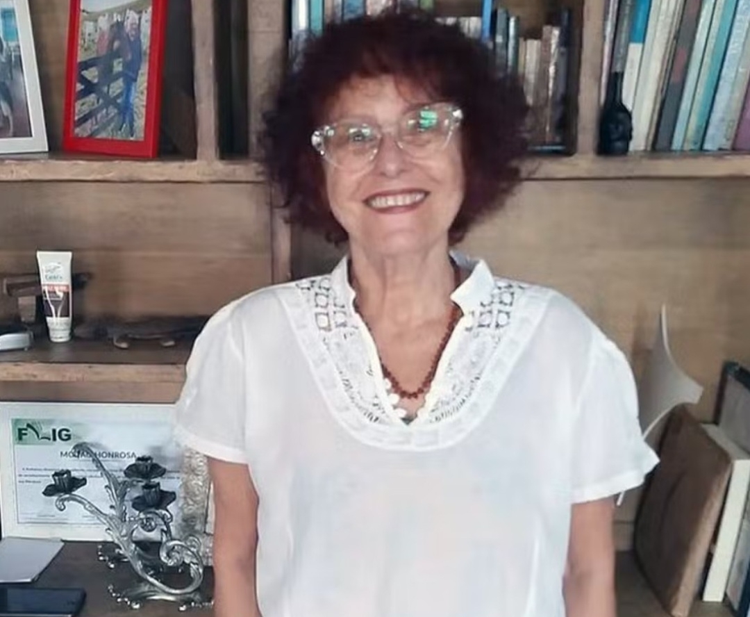 Em abril de 2024, a escritora Roseana Murray, de 73 anos, foi atacada por três cães da raça pitbull quando fazia caminhada numa avenida perto de casa, em Saquarema, na Região dos Lagos. Ela perdeu um braço e uma orelha.  Reprodução: Flipar