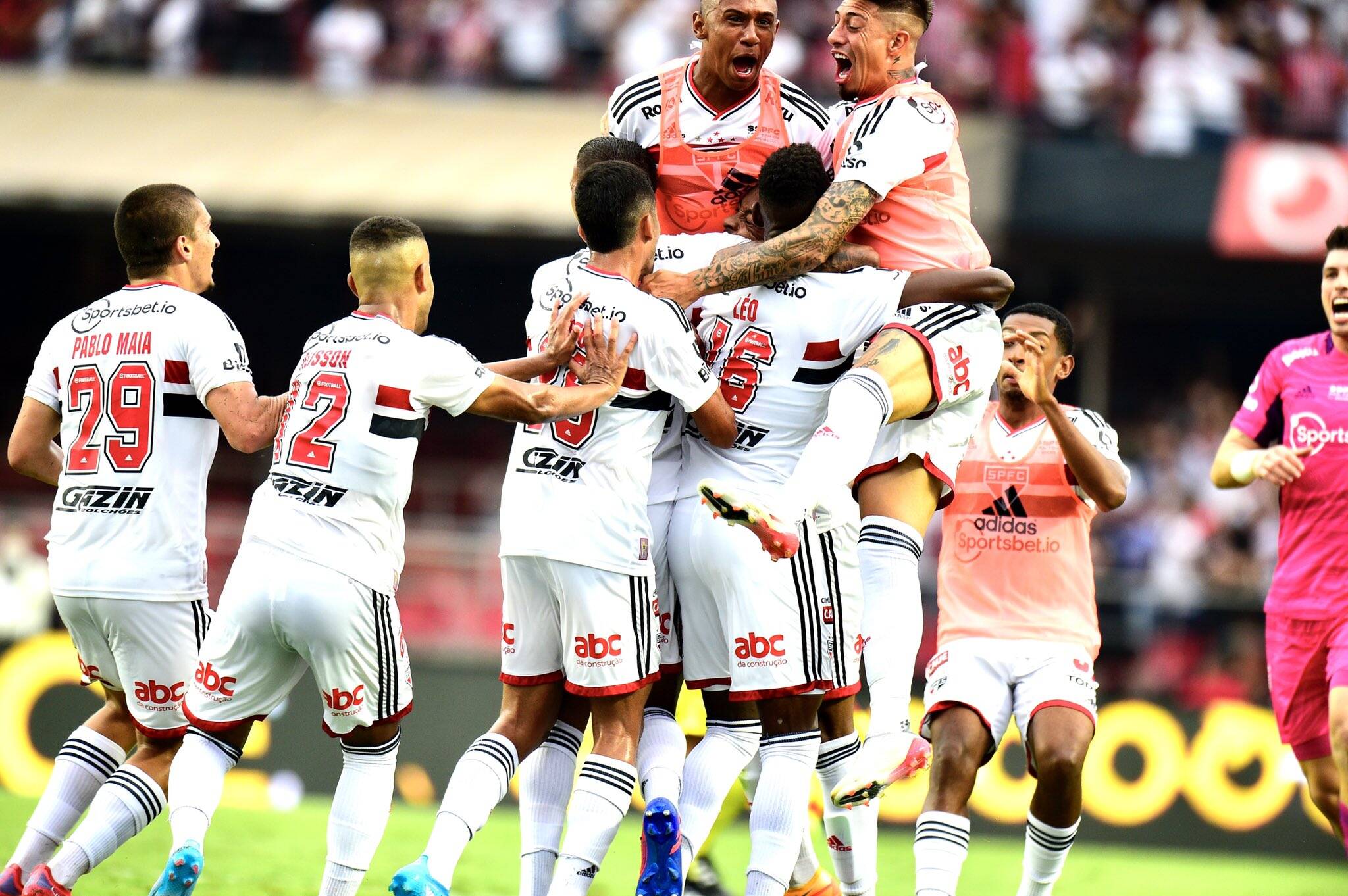 São Paulo elimina o Santos e é finalista do Paulista