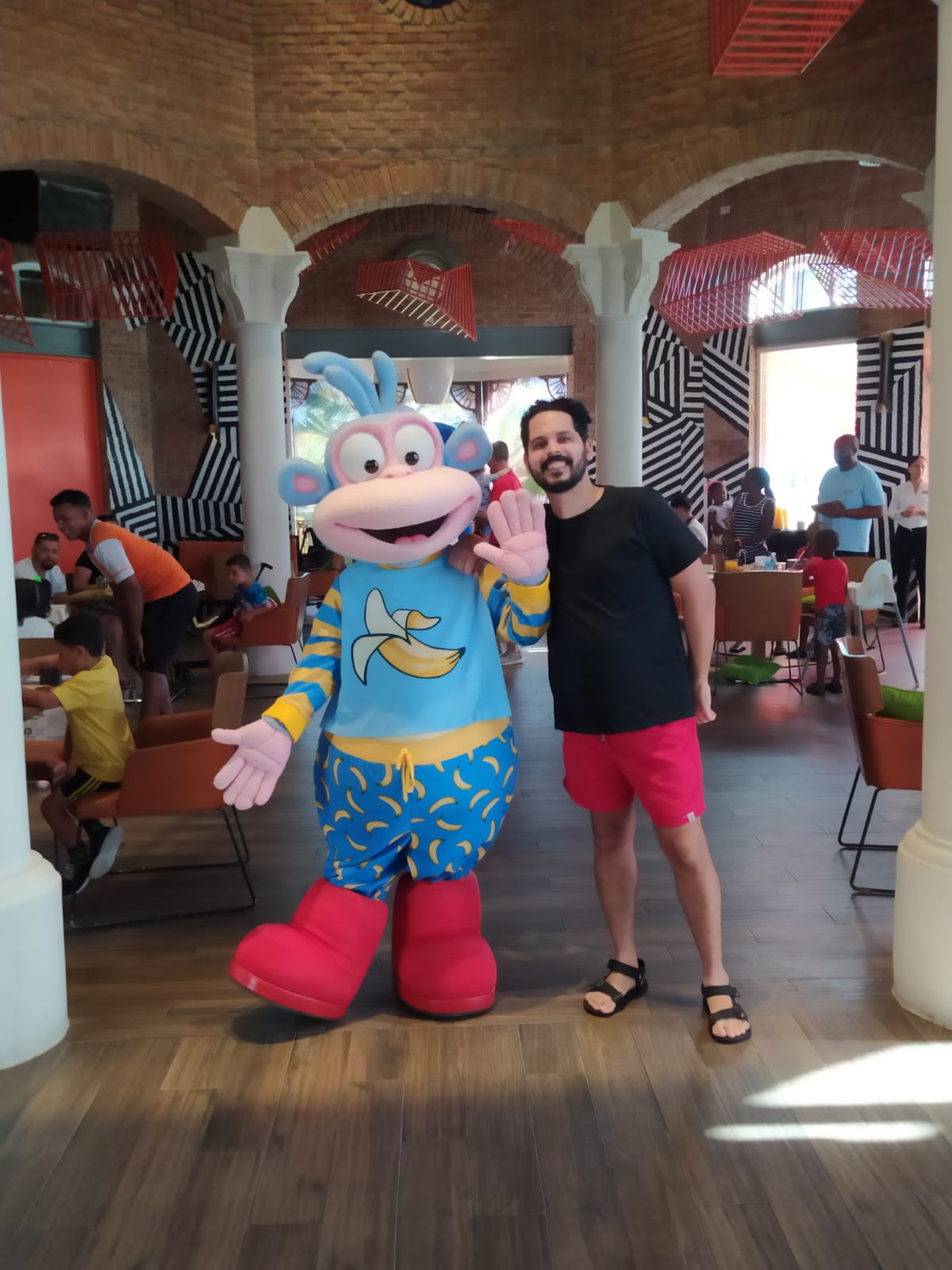 Apresentação com personagens no Zest.. Foto: Nickelodeon Resort Punta Cana/ Divulgação