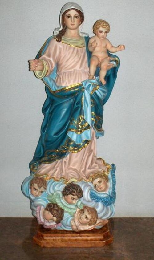 Vitória (ES) - Nossa Senhora da Vitória - É uma das representações marianas que simbolizam proteção e intercessão. Sua festa é celebrada em 8 de setembro, em honra à sua vitória sobre as adversidades e pela proteção da cidade e de seus habitantes. 

  Reprodução: Flipar