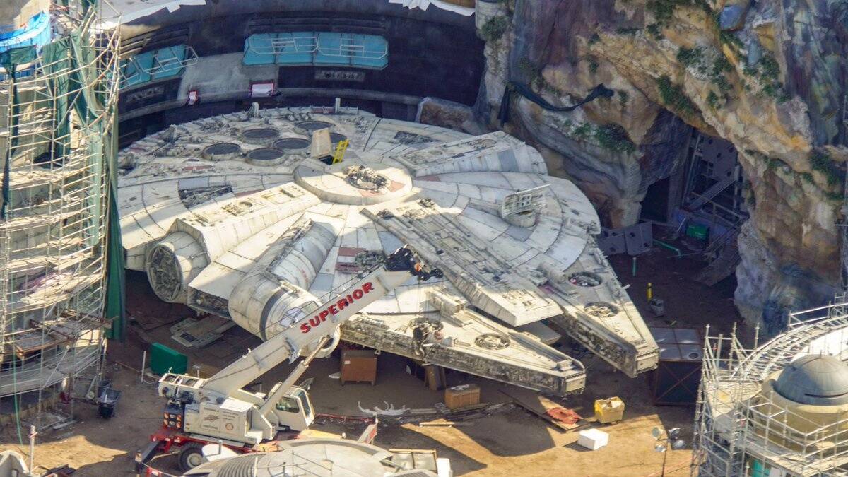 Imagens aéreas das obras da atração Star Wars Galaxy's Edge são responsáveis por intensificar a empolgação do público. Foto: Reprodução/Twitter