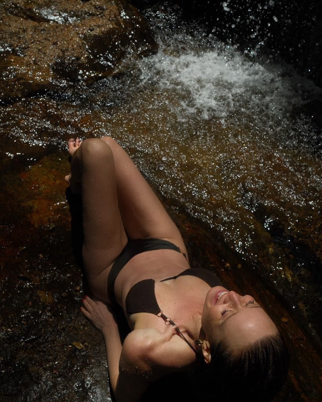 Mariana Ximenes mostra abdômen definido. Foto: Reprodução/ Instagram @marianaximenes