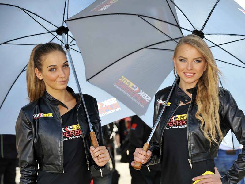 A Superbike teve prova em Magny-Cours, na França, com belas grid girls. Foto: Divulgação/Superbik