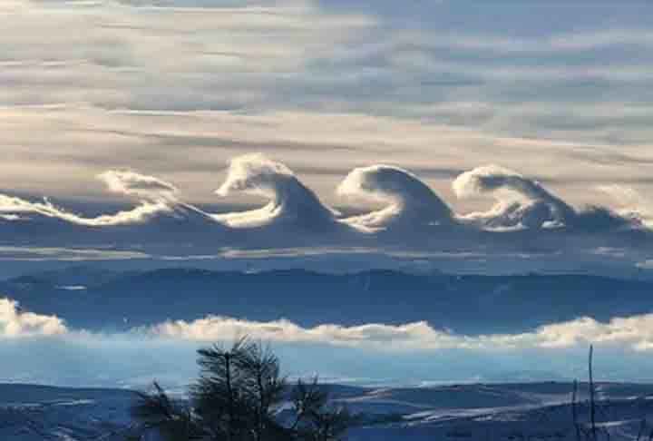 Nuvens de Kelvin-Helmholtz: Esse é um fenômeno atmosférico espetacular e relativamente raro, capaz de encantar qualquer observador do céu.  Reprodução: Flipar