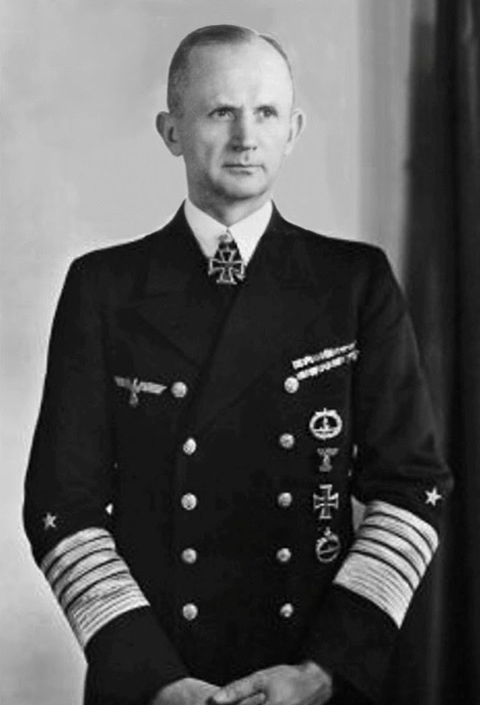 Karl Donitz - Comandante da Marinha Alemã, presidiu o país por 23 dias após a morte de Hitler. Assinou a rendição incondicional da Alemanha Nazista na Segunda Guerra Mundial.