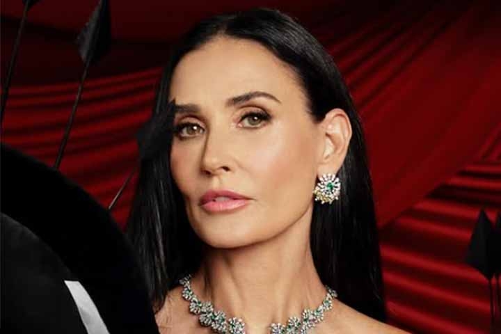 Demi Moore - A vencedora do Globo de Ouro por “A Substância” tem heterocromia completa, porém para notar é preciso observar atentamente que um olho dela é verde e o outro é castanho.
 Reprodução: Flipar