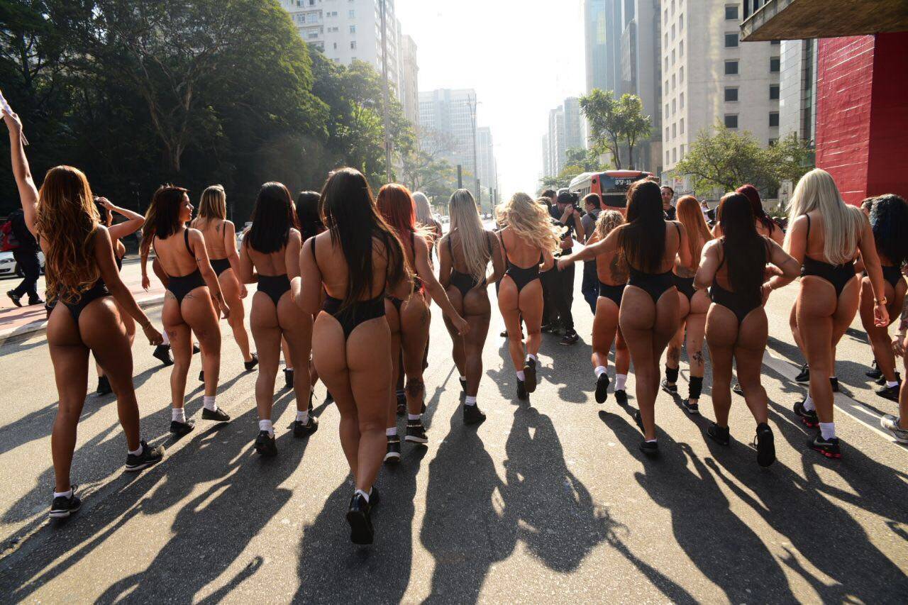 Candidatas ao Miss Bumbum participam de tradicional desfile na Avenida Paulista . Foto: Leo Franco | MBB7