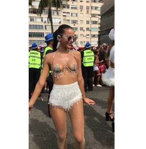 Bruna Marquezine durante carnaval na última sexta (09). Foto: Reprodução/Instagram
