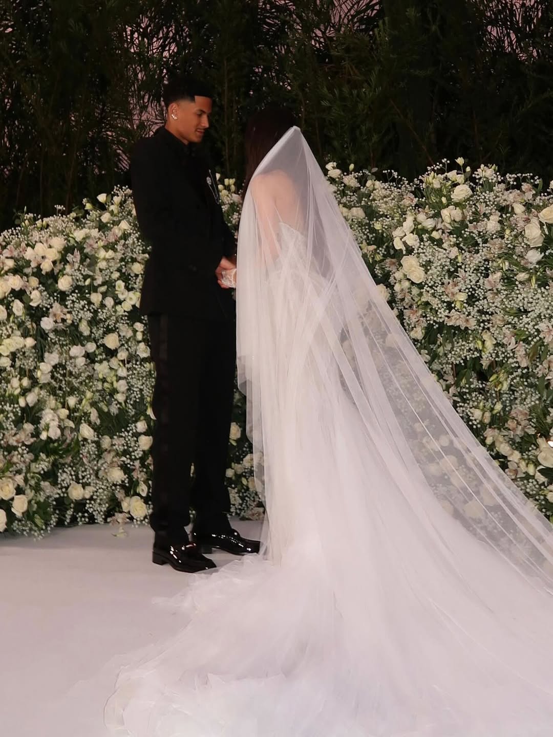 Ângelo Gabriel se casa com Bianca Anchieta em cerimônia discreta. Foto: Instagram/Leandro Muller