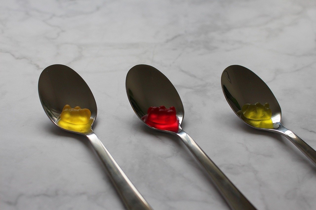 Essa solução é, então, dissolvida em pó, que pode ser adicionado a líquidos que contribuem para lhe dar a característica do alimento, conhecida pela população. Reprodução: Flipar