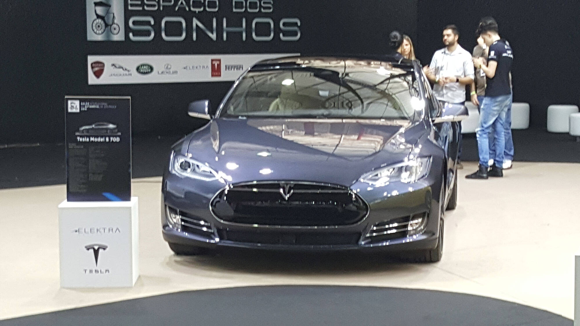 Tesla Model S. Foto: Nicolas Tavares/iG Carros