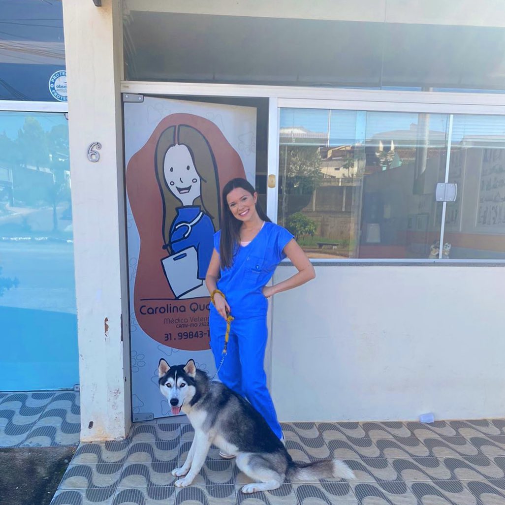 Carolina Quaresma mostra o dia a dia de uma clínica veterinária com muito bom humor 