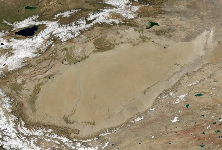 A Bacia de Tarim é uma das áreas mais difíceis de explorar devido ao seu ambiente de solo áspero e condições subterrâneas complicadas. Reprodução: Flipar