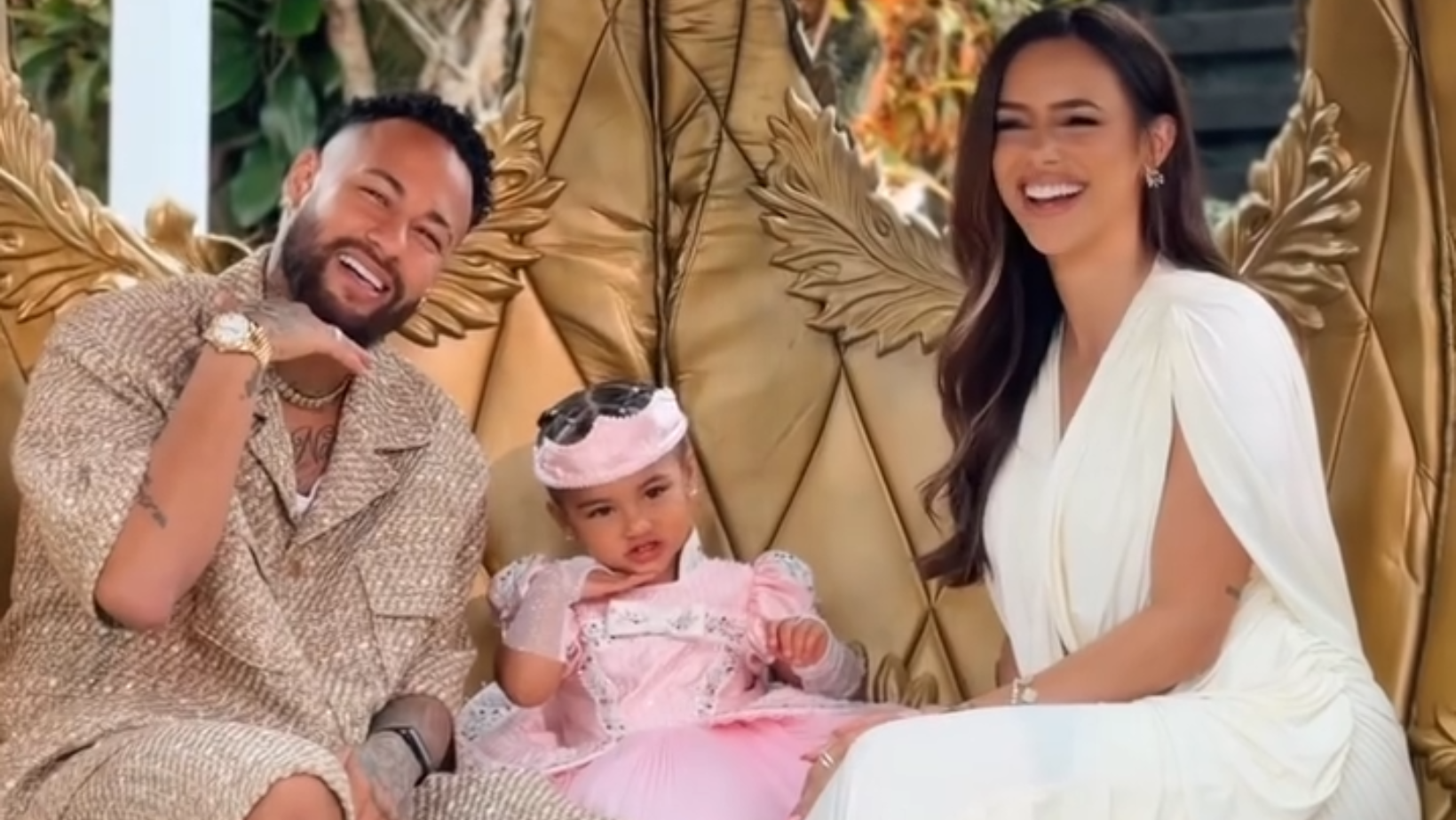 Neymar, Bruna Biancardi e Mavie. Foto: Reprodução/ Instagram @brunabiancardi